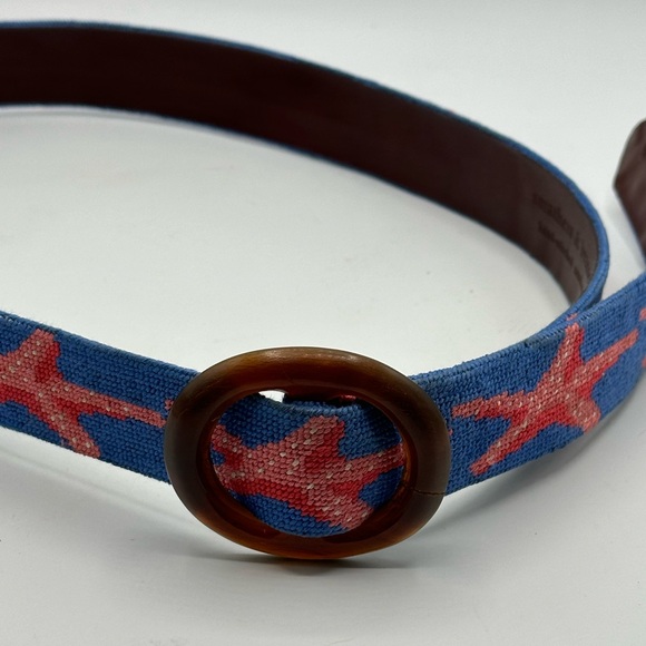 Smathers & Branson Women's Hand-stitched Needlepoint Starfish Cinch Belt - Picture 4 of 8